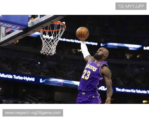 湖人詹姆斯状态回暖率队连胜引发球迷热议